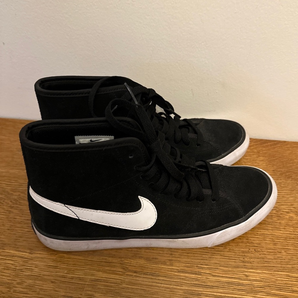 Women’s Size 7.5- Nike Primo Court Mid Black High Top Suede